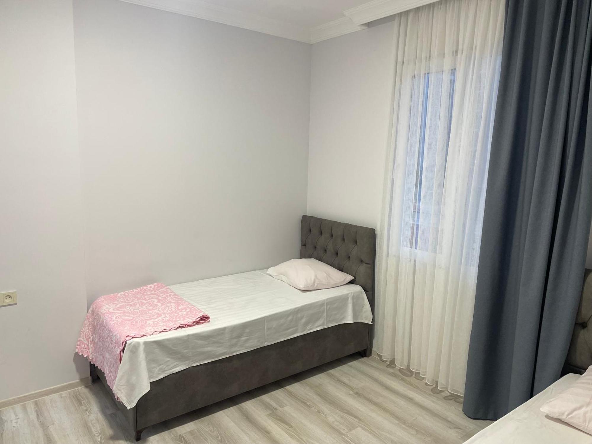 Twins Hotel โกนิโอ ภายนอก รูปภาพ