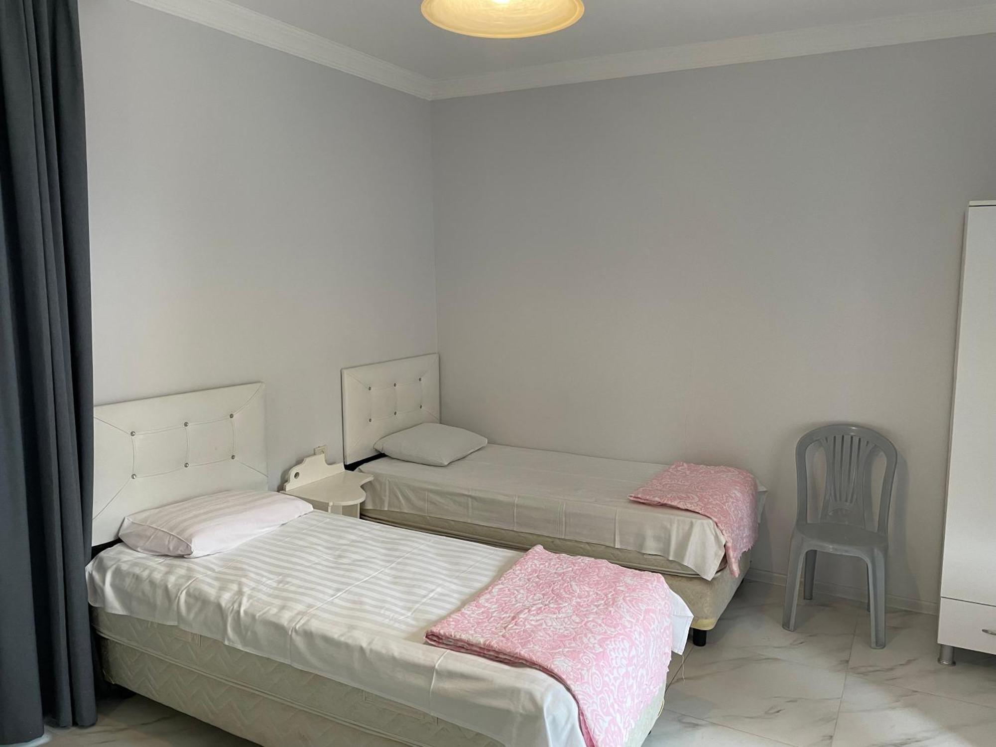 Twins Hotel โกนิโอ ภายนอก รูปภาพ