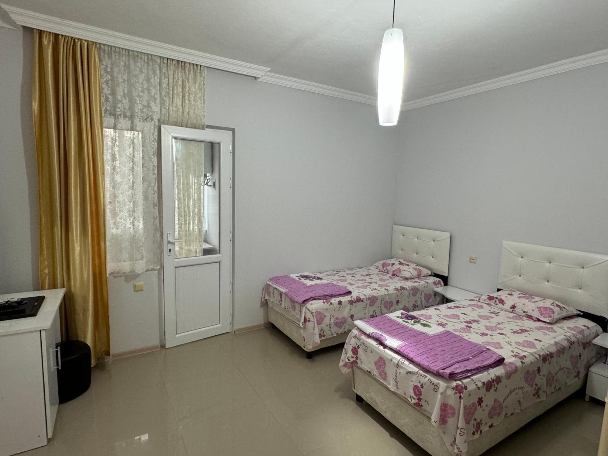 Twins Hotel โกนิโอ ภายนอก รูปภาพ