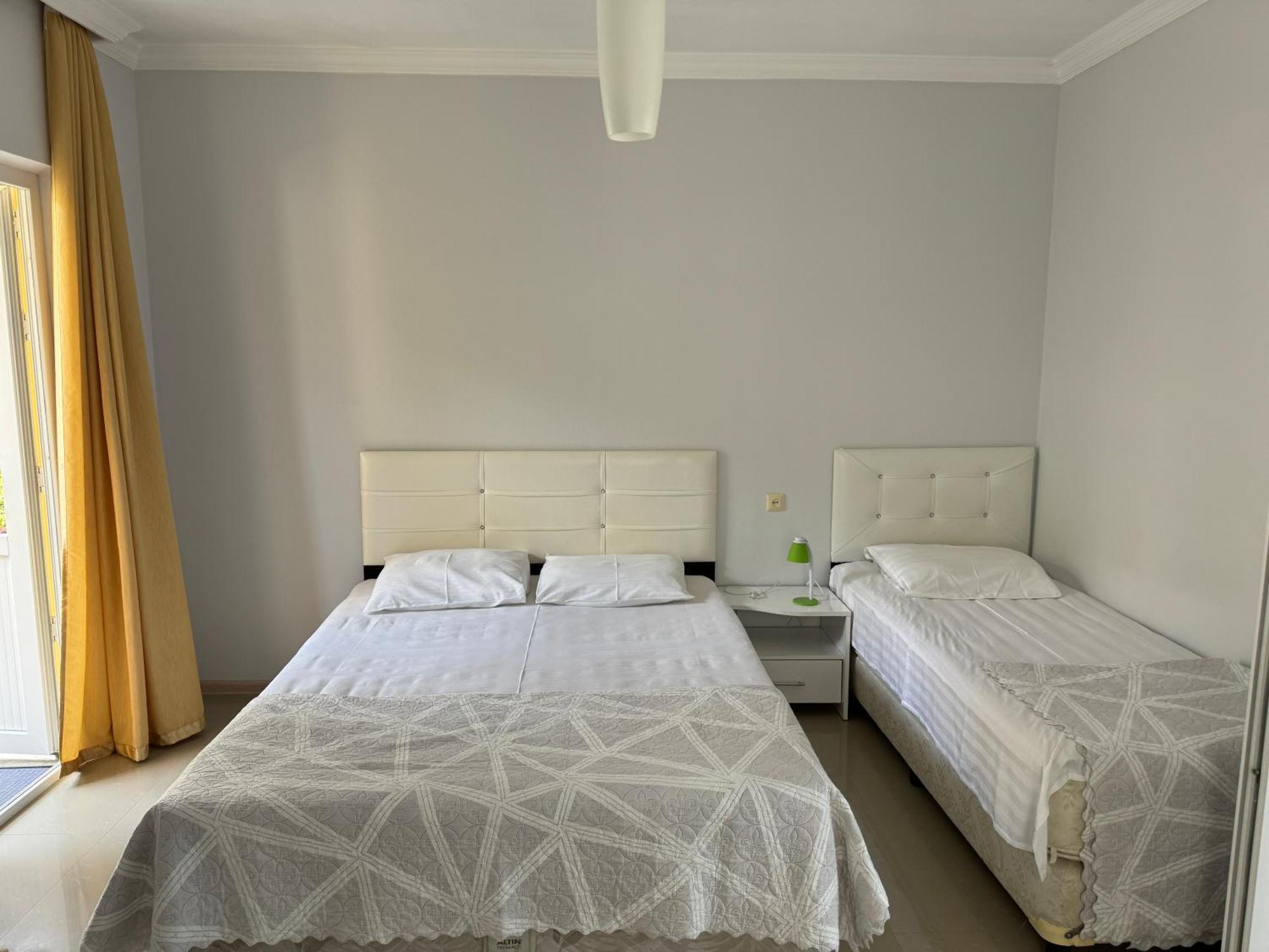 Twins Hotel โกนิโอ ภายนอก รูปภาพ