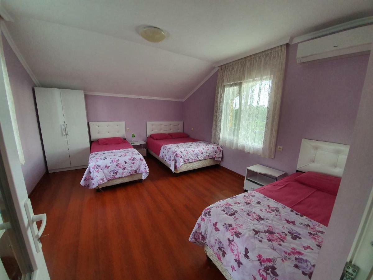 Twins Hotel โกนิโอ ภายนอก รูปภาพ