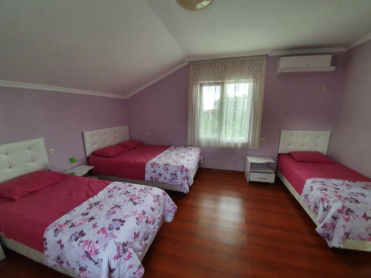 Twins Hotel โกนิโอ ภายนอก รูปภาพ